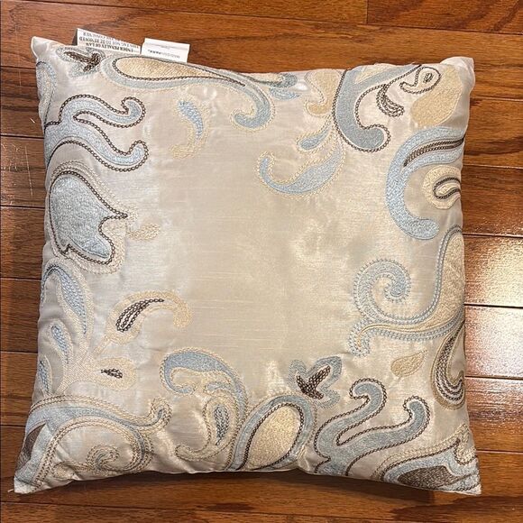 Madison Park Cream and Blue Accent Pillow with Elegant Scrollwork - Picture 1 of 5